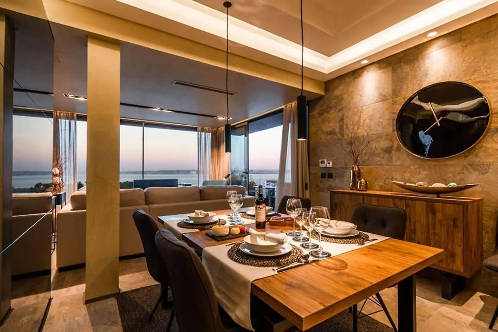The Minipenthouse Terrace & Spa Paco de Arcos Apartment